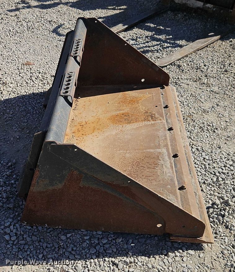 image for item EB8415 Skid steer bucket