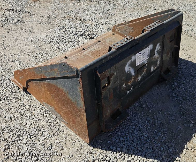 image for item EB8415 Skid steer bucket