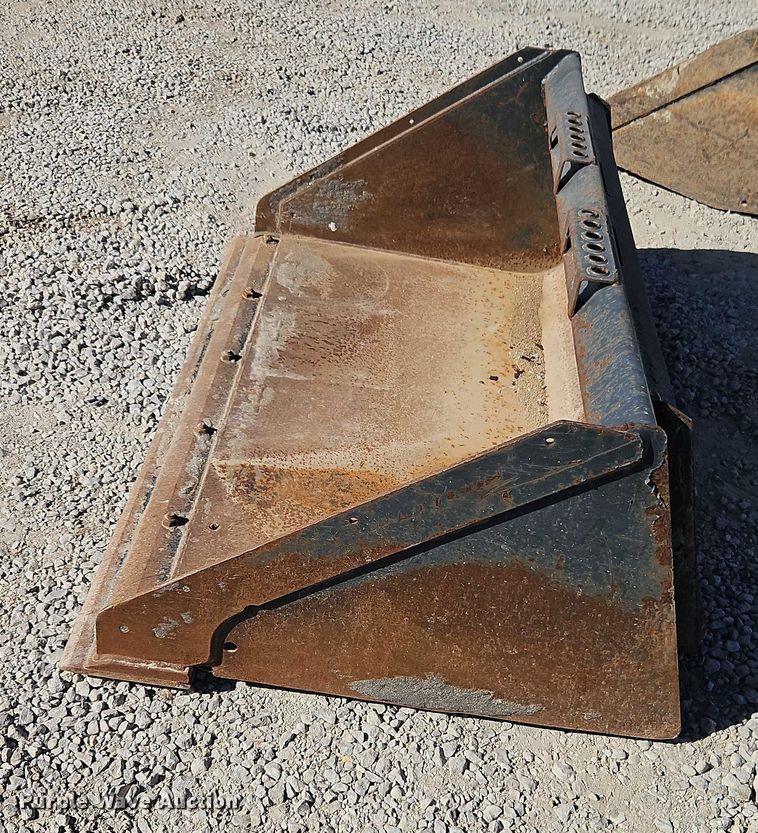 image for item EB8415 Skid steer bucket