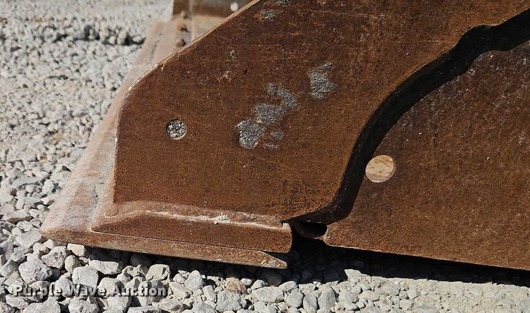 image for item EB8415 Skid steer bucket