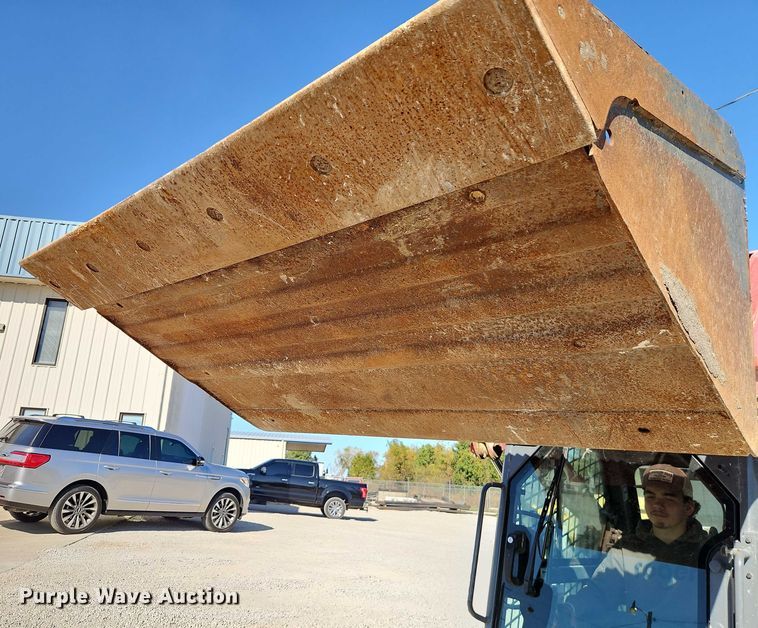 image for item EB8415 Skid steer bucket