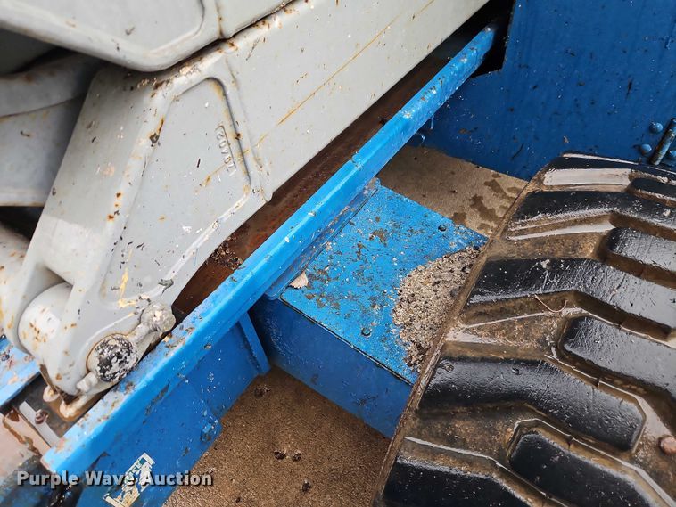 image for item EB8420 2004 Genie GS-5390 scissor lift