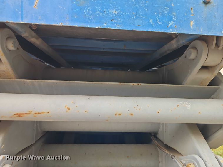 image for item EB8420 2004 Genie GS-5390 scissor lift