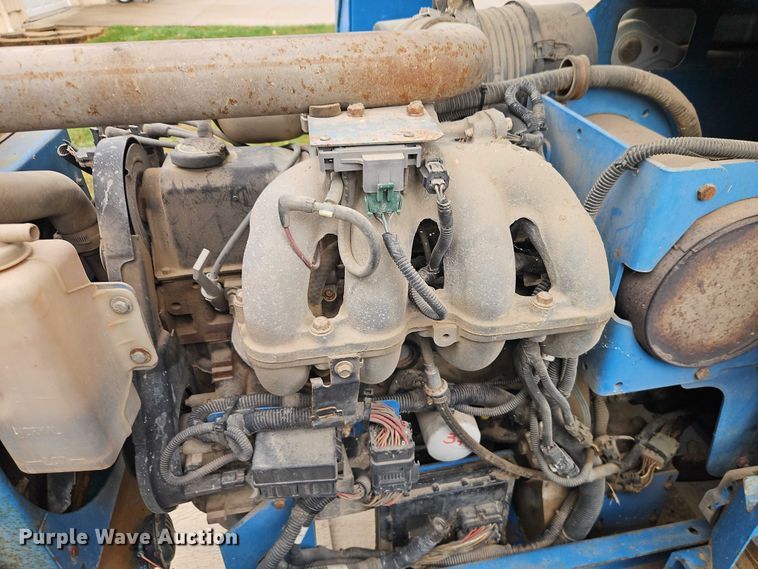 image for item EB8420 2004 Genie GS-5390 scissor lift