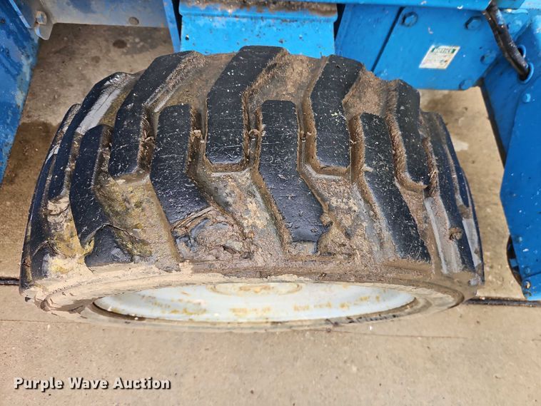 image for item EB8420 2004 Genie GS-5390 scissor lift