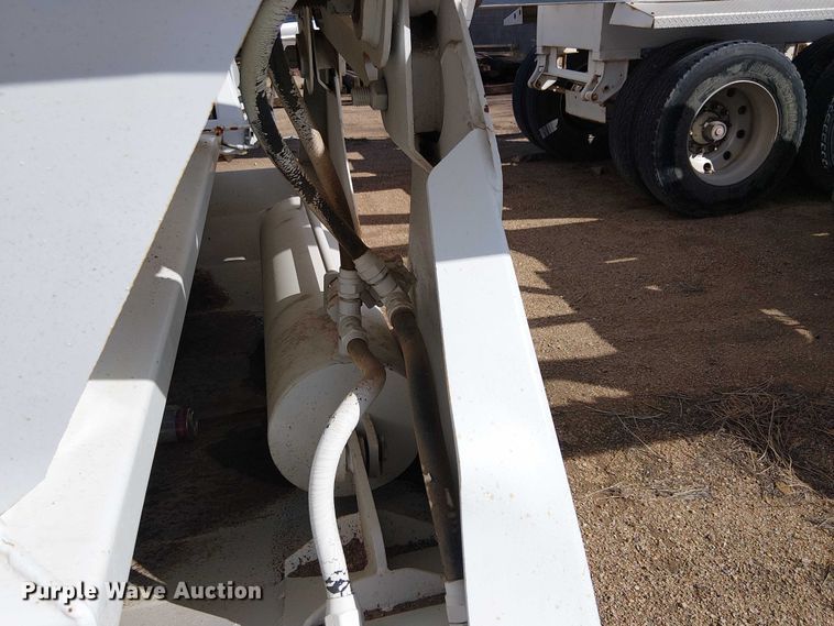 image for item EC1232 1999 Trail King TK54BDL-422 bottom dump trailer