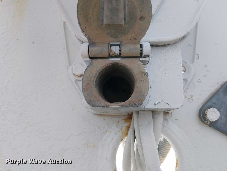 image for item EC1233 1999 Red River bottom dump trailer