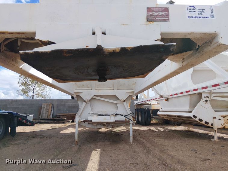 image for item EC1233 1999 Red River bottom dump trailer