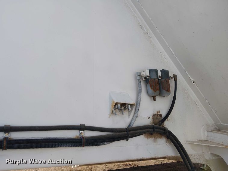 image for item EC1233 1999 Red River bottom dump trailer