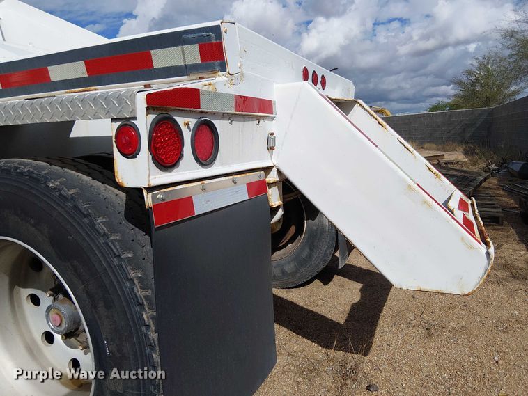 image for item EC1233 1999 Red River bottom dump trailer