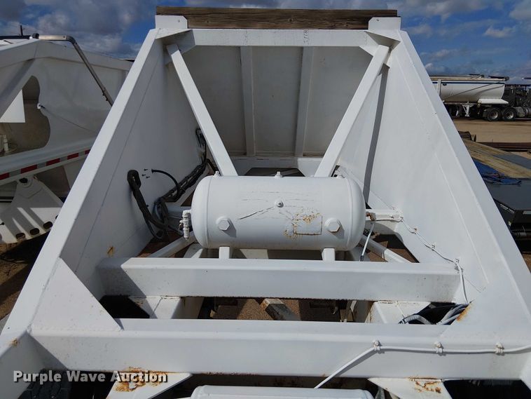 image for item EC1233 1999 Red River bottom dump trailer