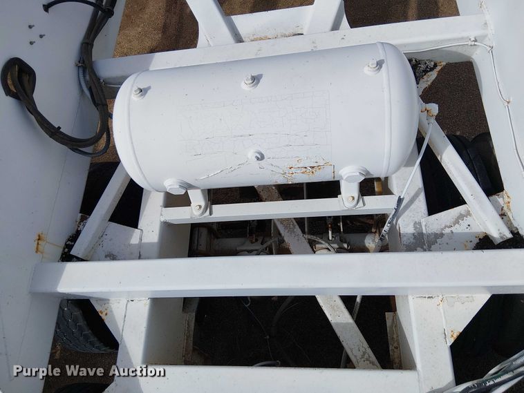 image for item EC1233 1999 Red River bottom dump trailer