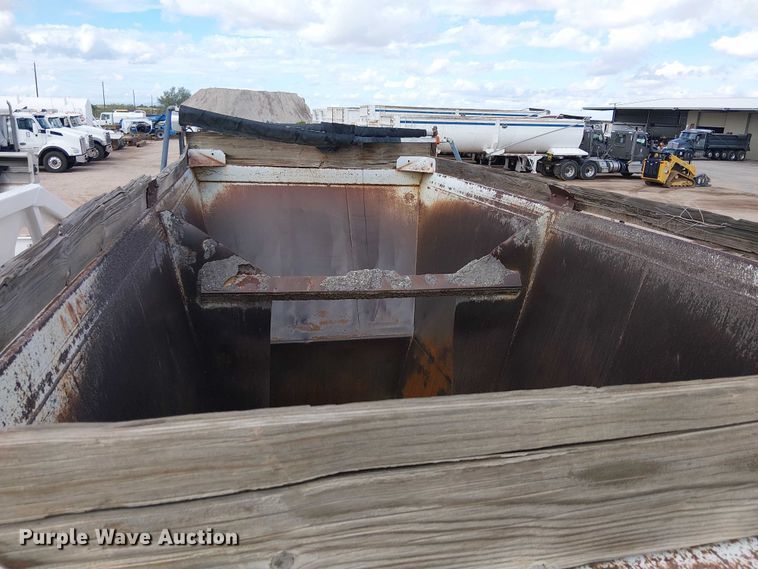 image for item EC1233 1999 Red River bottom dump trailer