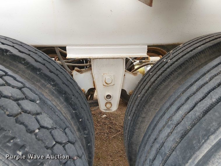 image for item EC1233 1999 Red River bottom dump trailer