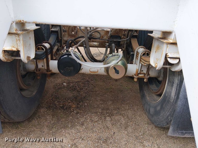 image for item EC1233 1999 Red River bottom dump trailer