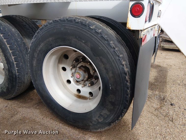 image for item EC1233 1999 Red River bottom dump trailer