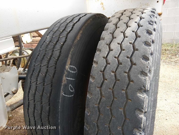 image for item EC1233 1999 Red River bottom dump trailer