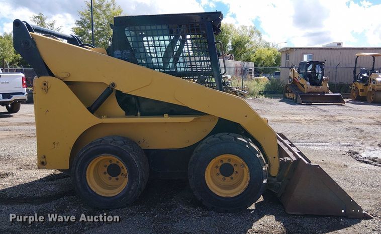 MINI CARGADOR SOBRE RUEDAS 2005 CATERPILLAR 268B