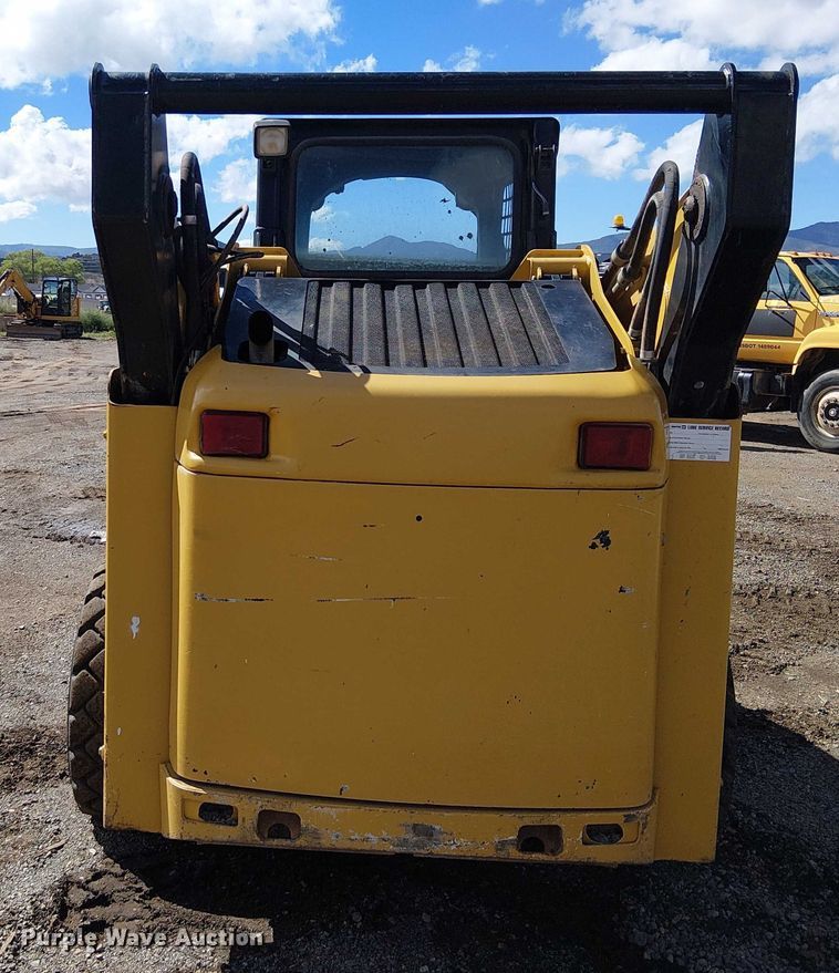 image for item EC1237 2005 Caterpillar 268B skid steer loader