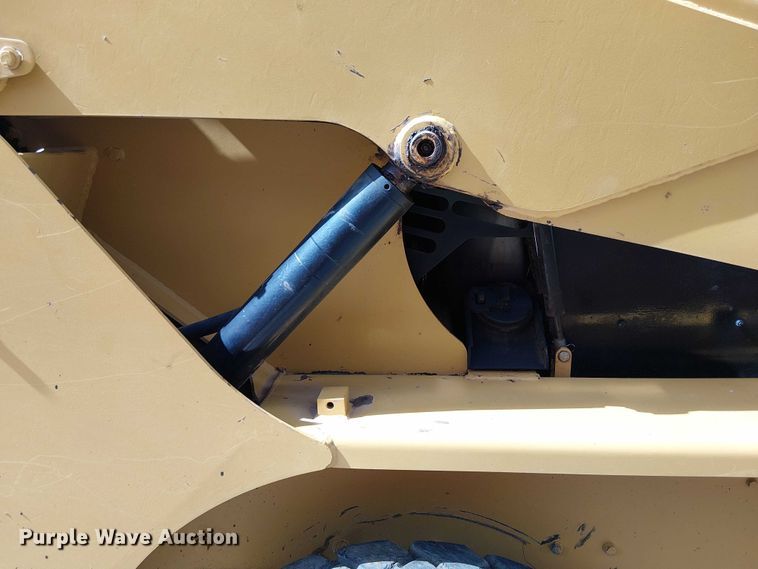 image for item EC1237 2005 Caterpillar 268B skid steer loader