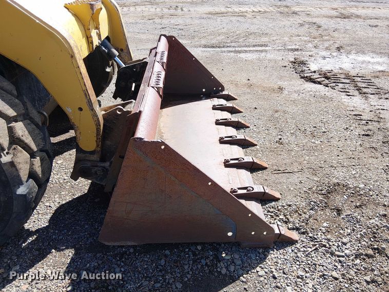 image for item EC1237 2005 Caterpillar 268B skid steer loader