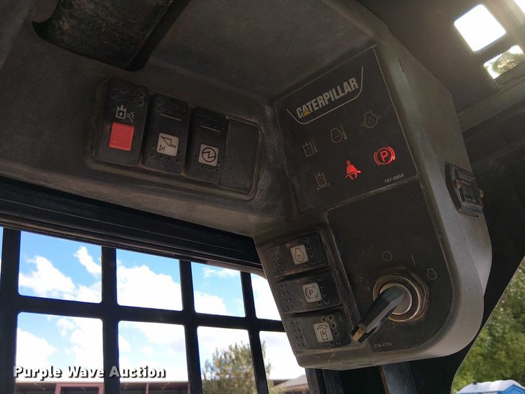 image for item EC1237 2005 Caterpillar 268B skid steer loader