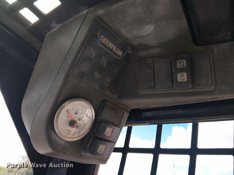 image for item EC1237 2005 Caterpillar 268B skid steer loader