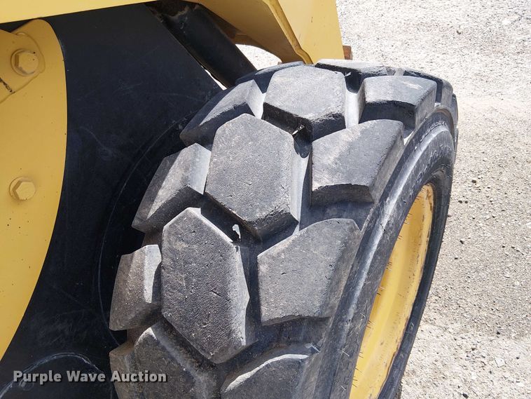 image for item EC1237 2005 Caterpillar 268B skid steer loader