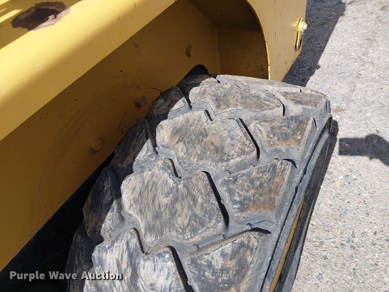 image for item EC1237 2005 Caterpillar 268B skid steer loader