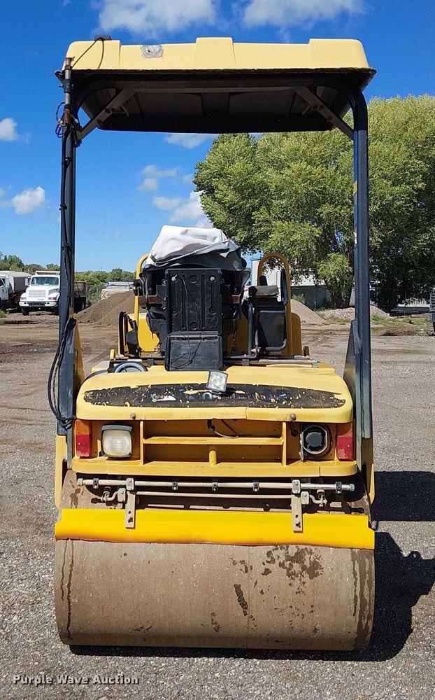 image for item EC1239 2008 Caterpillar CB-34 double drum vibratory roller