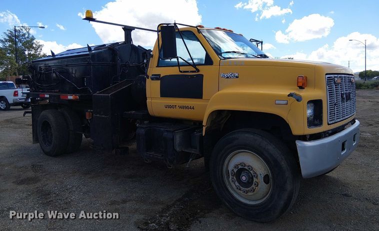 image for item EC1241 1990 GMC C7 asphalt patch truck