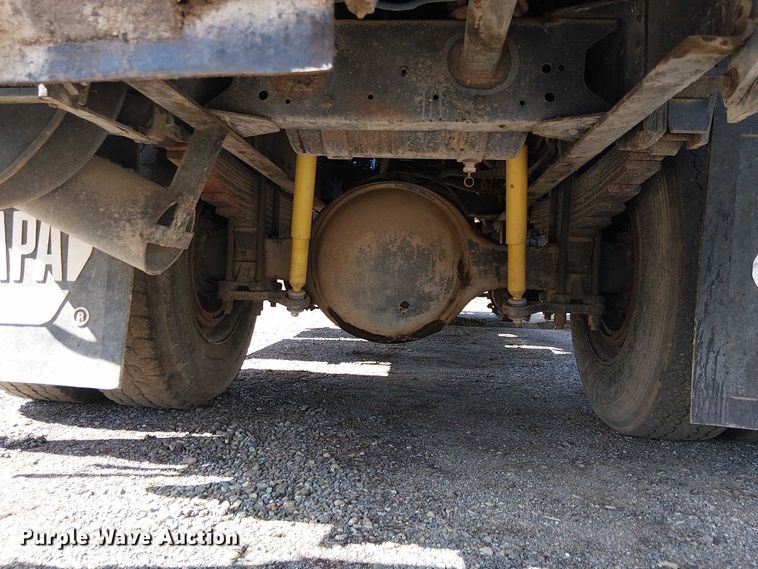 image for item EC1241 1990 GMC C7 asphalt patch truck