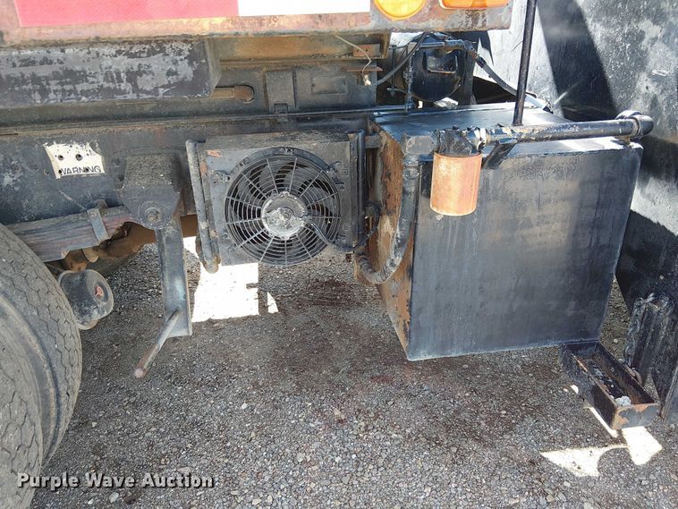 image for item EC1241 1990 GMC C7 asphalt patch truck