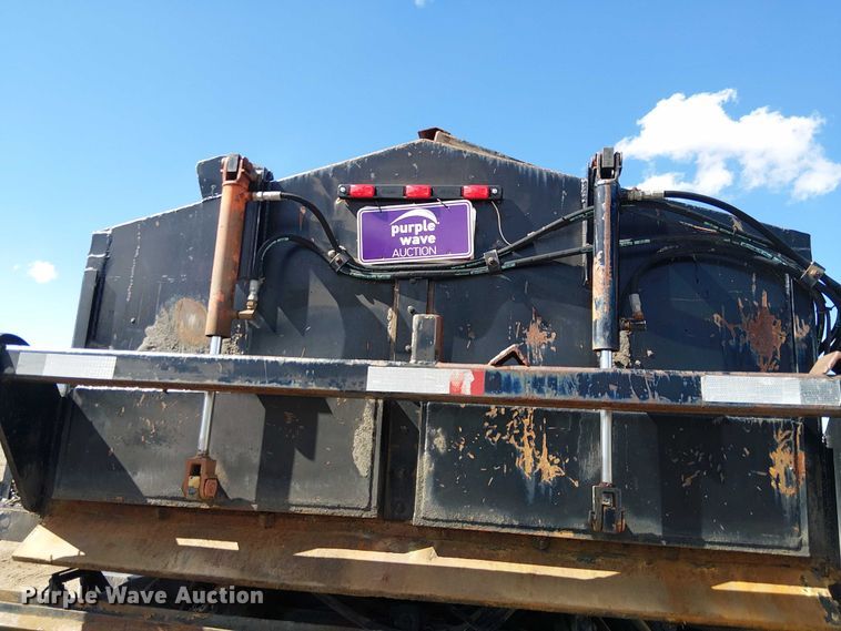 image for item EC1241 1990 GMC C7 asphalt patch truck