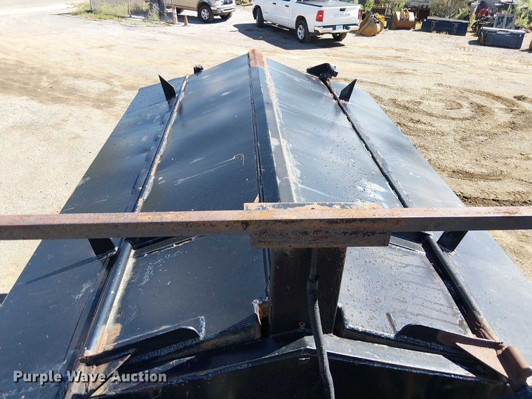 image for item EC1241 1990 GMC C7 asphalt patch truck