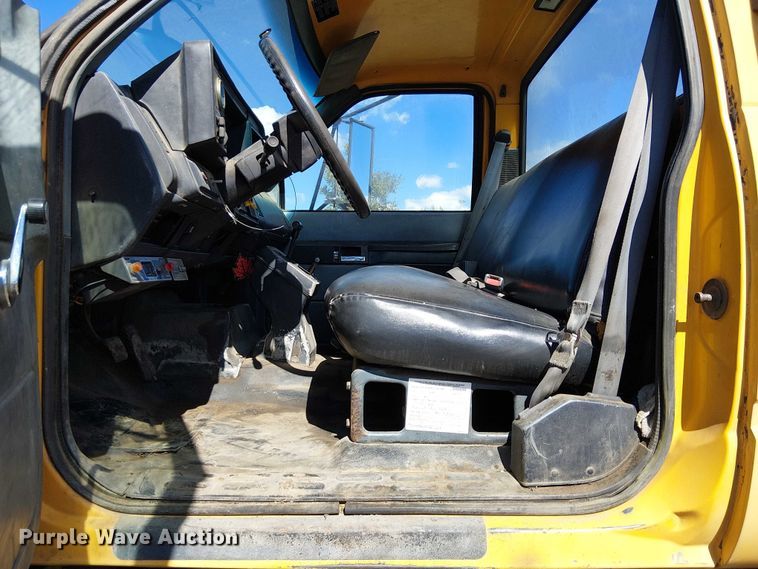 image for item EC1241 1990 GMC C7 asphalt patch truck