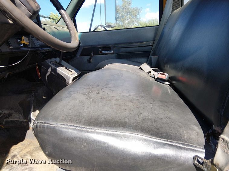 image for item EC1241 1990 GMC C7 asphalt patch truck