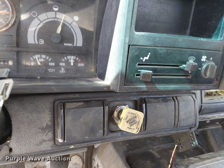 image for item EC1241 1990 GMC C7 asphalt patch truck