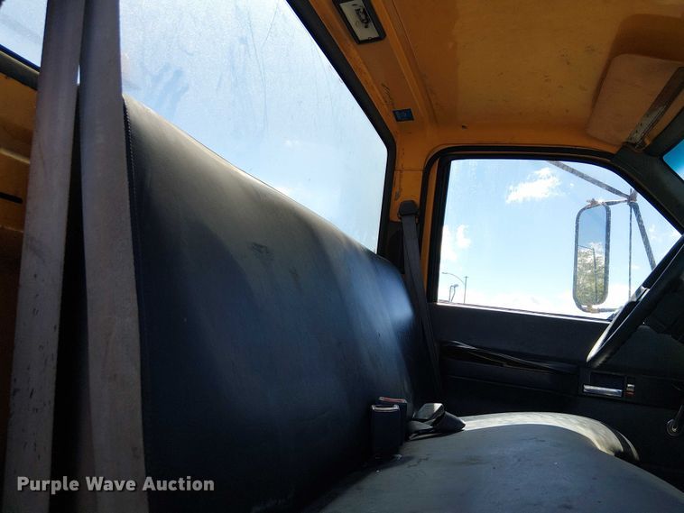 image for item EC1241 1990 GMC C7 asphalt patch truck