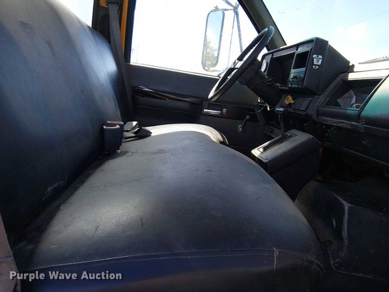 image for item EC1241 1990 GMC C7 asphalt patch truck