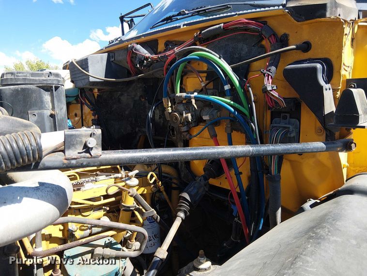 image for item EC1241 1990 GMC C7 asphalt patch truck