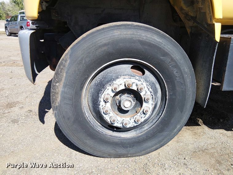 image for item EC1241 1990 GMC C7 asphalt patch truck