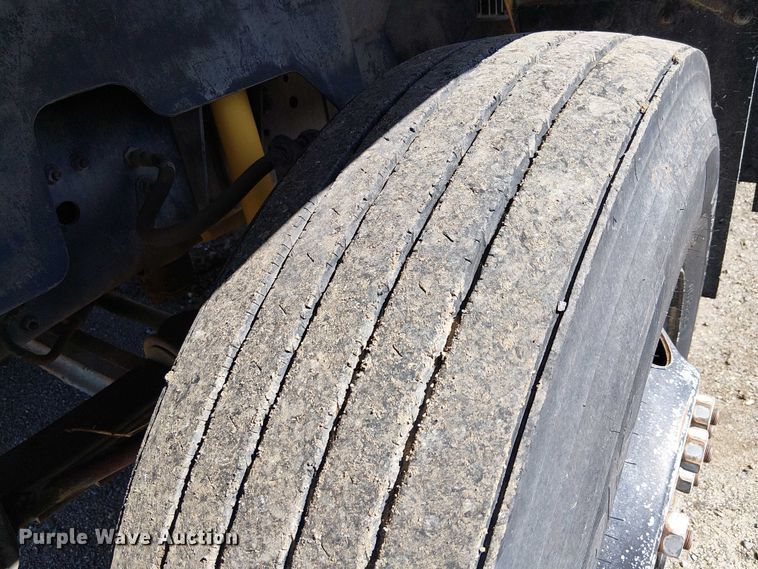 image for item EC1241 1990 GMC C7 asphalt patch truck