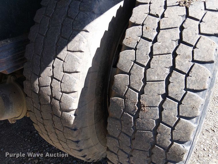 image for item EC1241 1990 GMC C7 asphalt patch truck