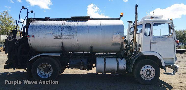 image for item EC1242 1984 Volvo F700 oil distributor truck