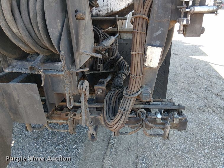 image for item EC1242 1984 Volvo F700 oil distributor truck