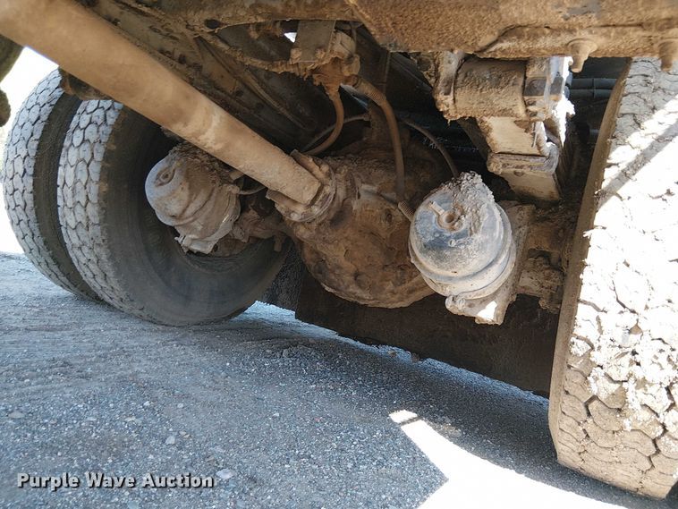 image for item EC1242 1984 Volvo F700 oil distributor truck