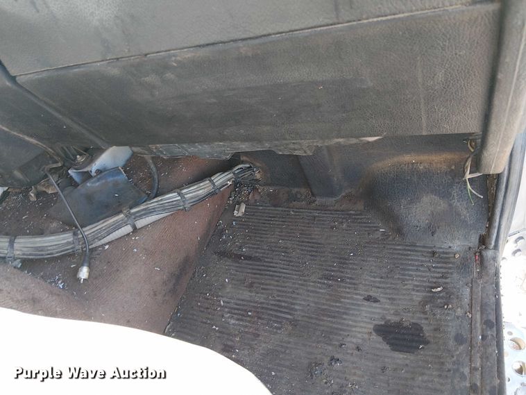 image for item EC1242 1984 Volvo F700 oil distributor truck