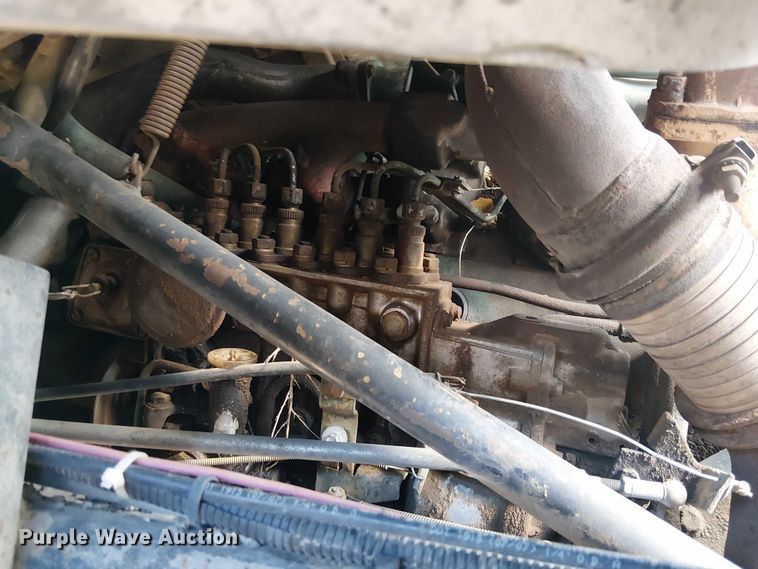 image for item EC1242 1984 Volvo F700 oil distributor truck