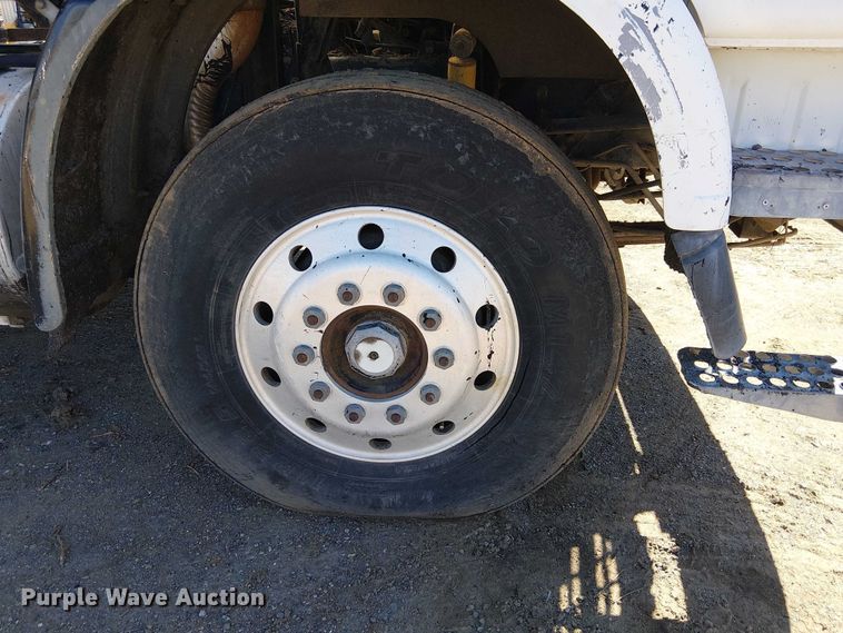 image for item EC1242 1984 Volvo F700 oil distributor truck